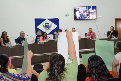 Sessão desta terça-feira teve presença de pais e alunos da Emeif Vereador José Molina de Coronel Goulart