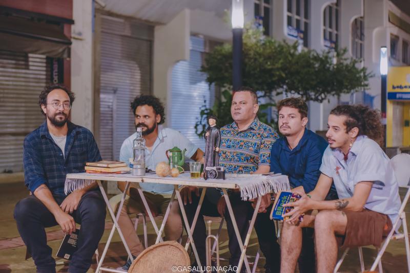 No palco, Ivan divide o som com uma banda de grandes músicos prudentinos que dão corpo e alma ao espetáculo