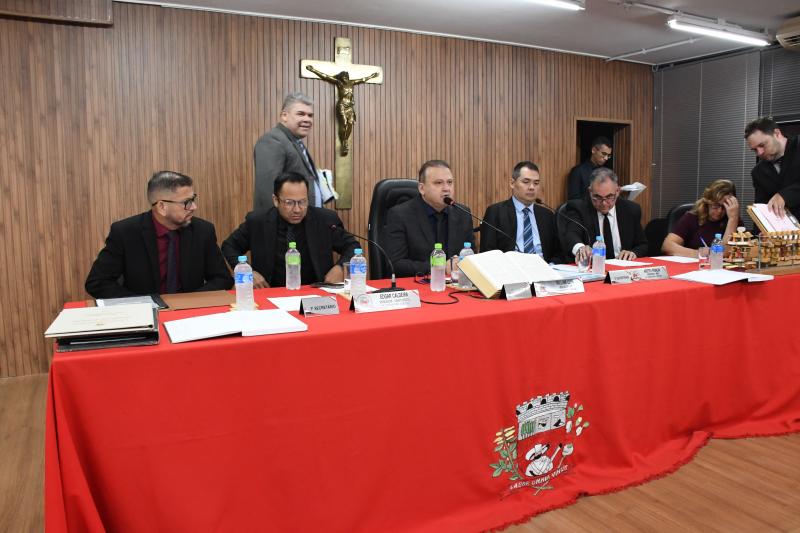 Nove projetos previstos na ordem do dia foram discutidos pelos vereadores de PP
