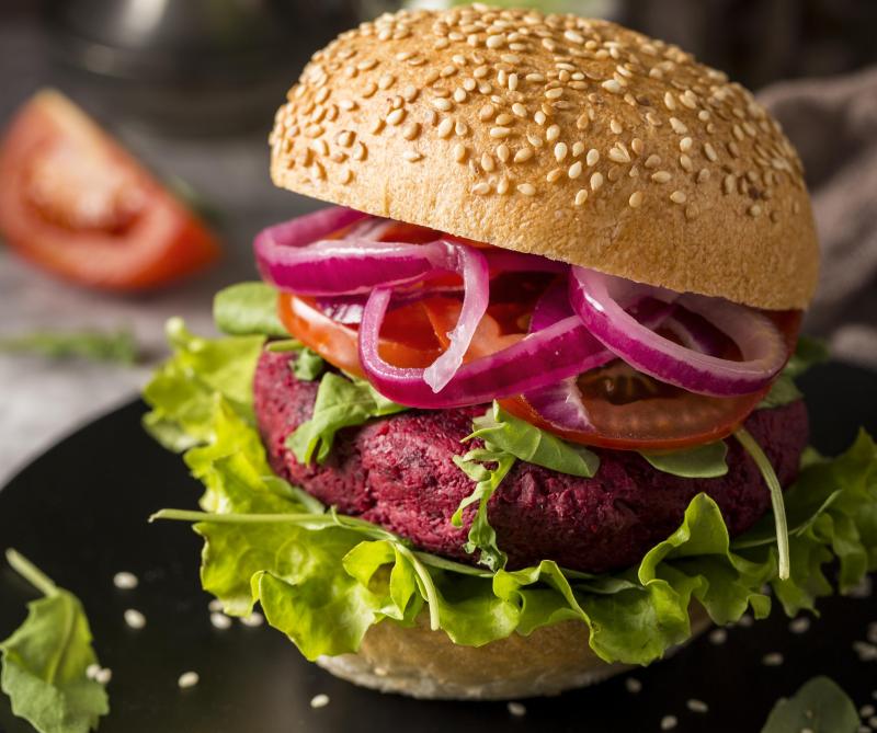 Hambúrguer pode fazer parte da dieta, mas com moderação