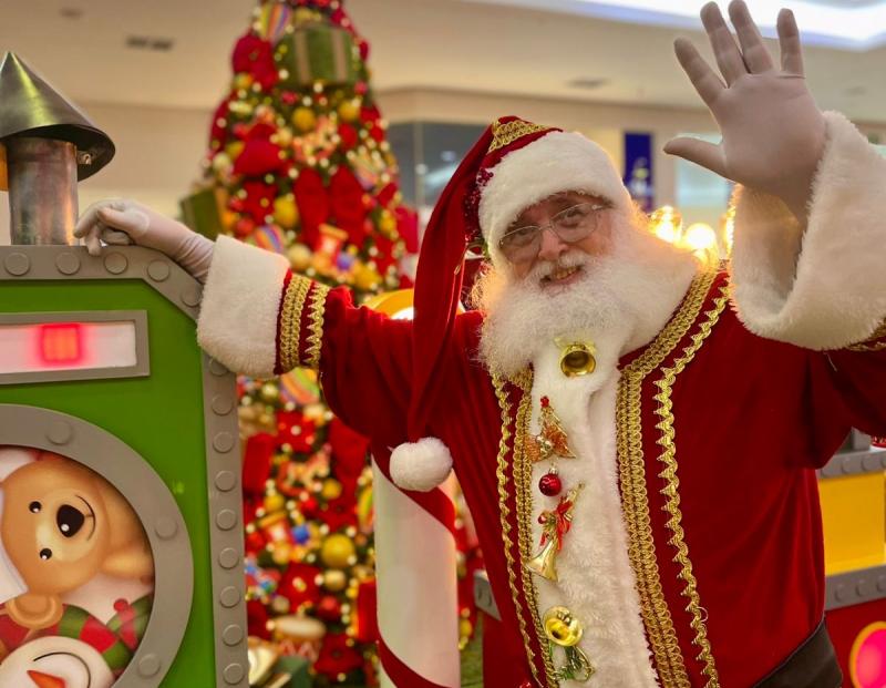 Decoração natalina do shopping em 2025 tem como tema “A Fábrica do Papai Noel”