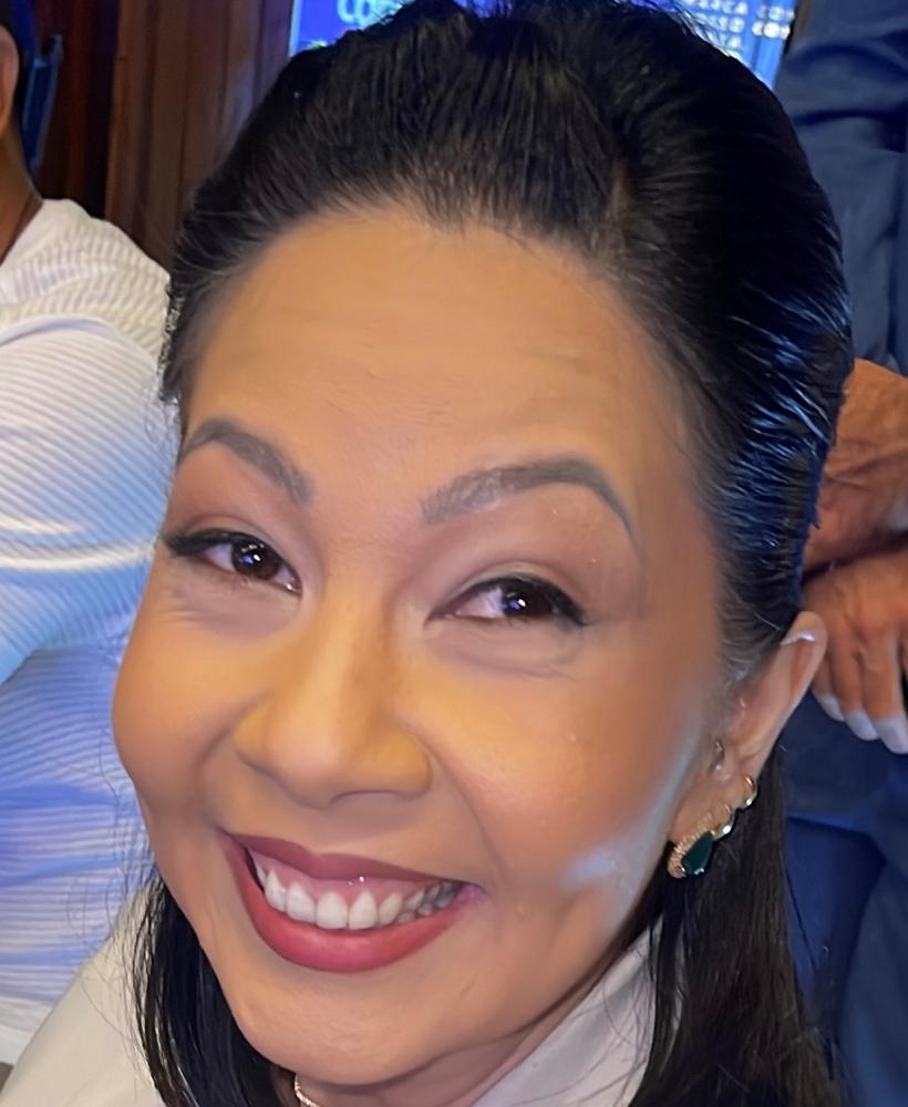 Ione Furukawa, apresentadora da TV TEM