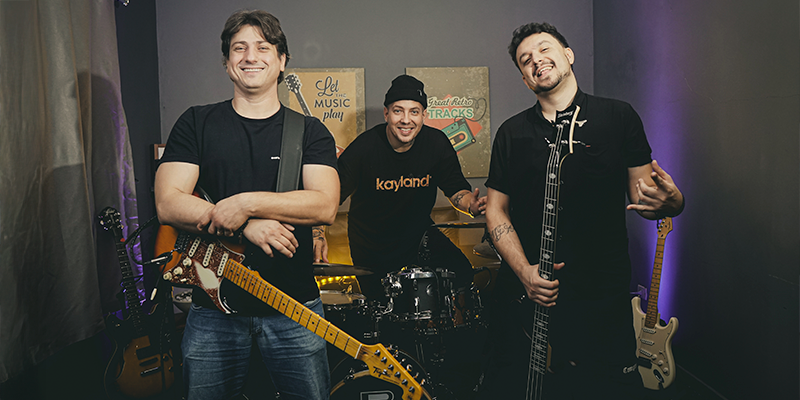 Tio Naite mostra um repertório repleto de clássicos do pop rock nacional e internacional das décadas de 1980 a 2000