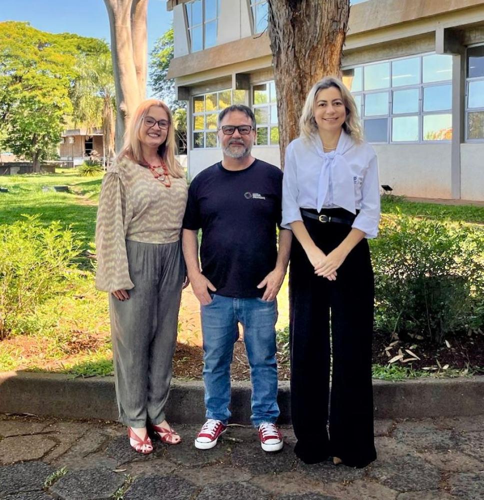 Representantes das entidades realizadoras do evento, Maria Terezinha Serafim Gomes (Unesp), José Pascoal Vernilo (Inova) e Fernanda Bagli (Intepp)