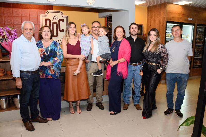 JOSE CARLOS BOSSO, PAULA BOSSO, GRACIELE BOSSO, CLARA, CARLOS EDUARDO BOSSO, GABRIEL, GIULIANA BOSSO, MICAEL CIRILO, DESIREÉ BOSSO E RICARDO CESAR