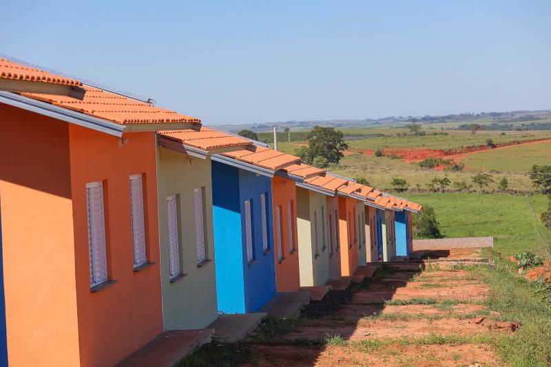 Famílias de Mariápolis receberam chaves das unidades do Conjunto Habitacional Jardins Recanto dos Pássaros