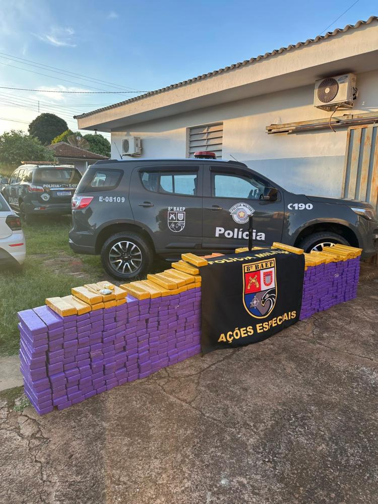 Ocorrência envolveu três veículos que transportavam entorpecentes