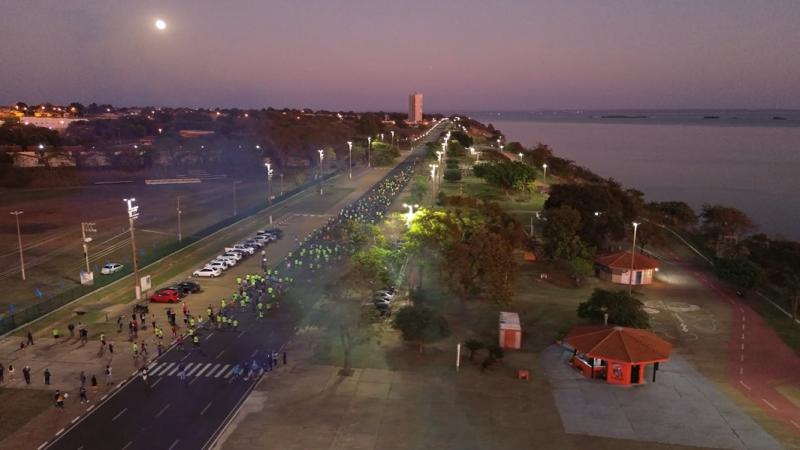 Única maratona oficial do oeste paulista encanta corredores com o nascer do sol sobre o Rio Paraná e se consagra como a prova mais querida da região