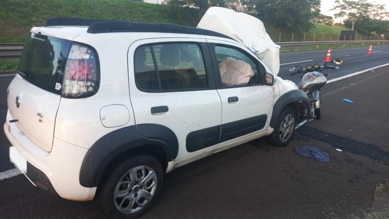 Batida envolvendo moto CG Titan de Prudente e Uno de Presidente Bernardes ocorreu no Km 568