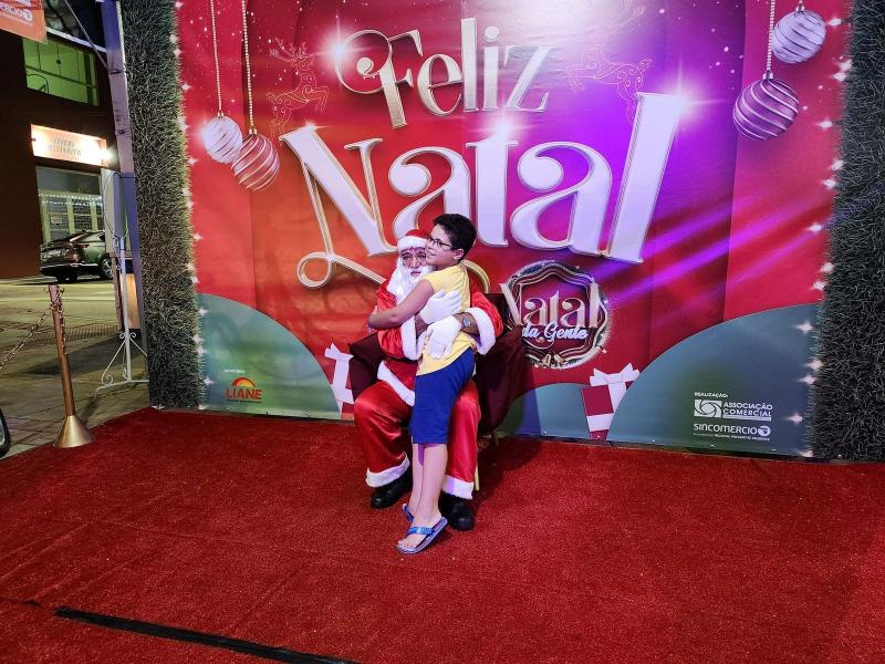 Chegada do Papai Noel ocorre no dia 11; programação seguirá até o dia 23, em diversos pontos da cidade