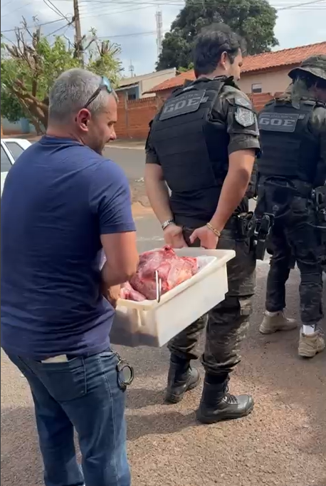 Carnes em condições inadequadas de armazenamento e com sinais de deterioração foram apreendidas