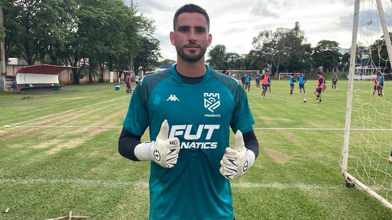 Goleiro Pegorari, novo contratado do Grêmio Prudente