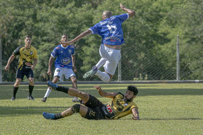 Brasil Novo se classificou para a decisão ao derrotar o Galáticos por 3 x 1, pela semifinal da 2ª Divisão