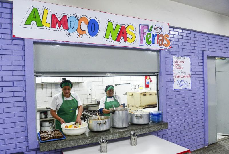 Escolas estaduais estarão abertas em janeiro para oferecer refeições aos estudantes