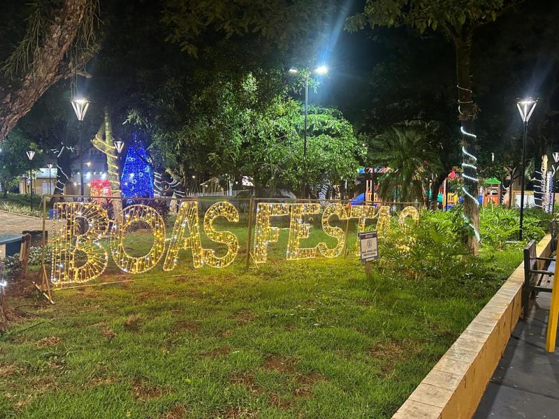 Praça Manoel Marques Silva está pronta para receber o Papai Noel