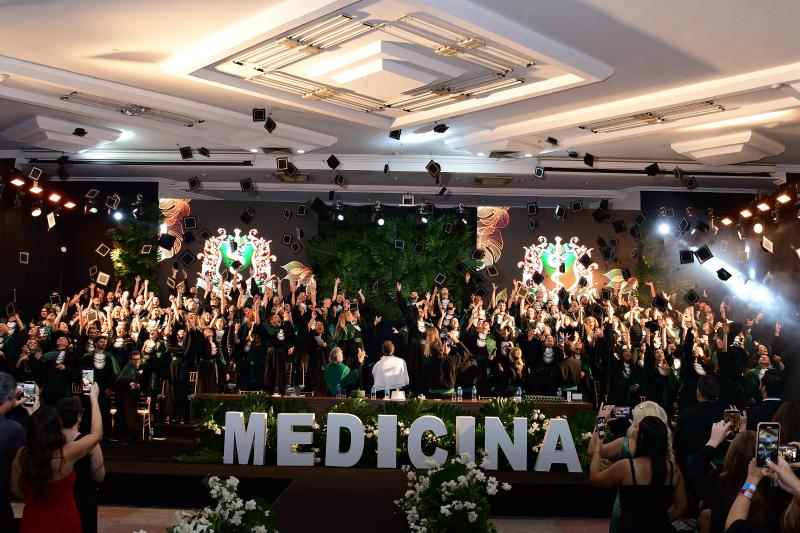 Momento da colação de grau da Turma 50 de Medicina da Unoeste