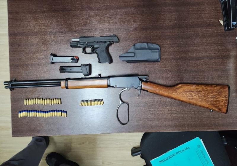 Armamento foi apreendido pela Polícia Civil, que prossegue com investigações
