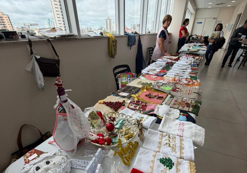 Evento é muito aguardado por quem busca presentes artesanais