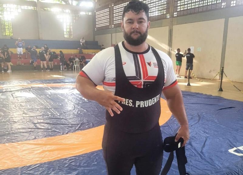 Ele venceu a disputa ao levantar 235 quilos, superando São José dos Campos com 220 kg