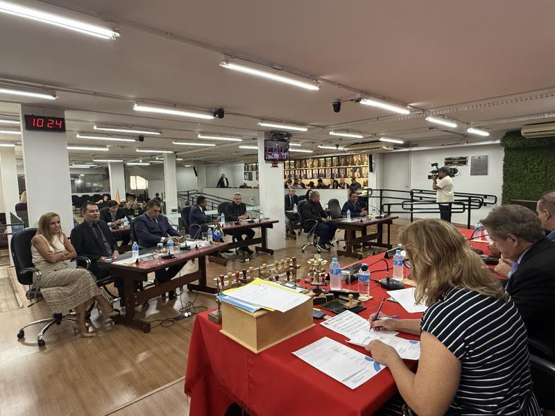 Sessão extraordinária da Câmara Municipal ocorreu nesta quarta-feira