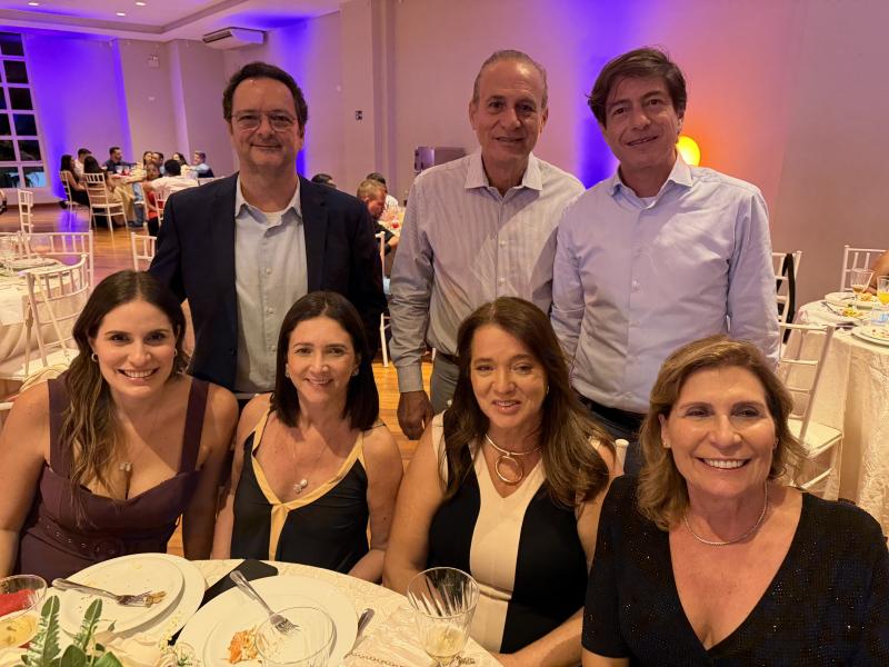 Diretores do Laboratório Unilab e da multinacional espanhola Analiza Lab