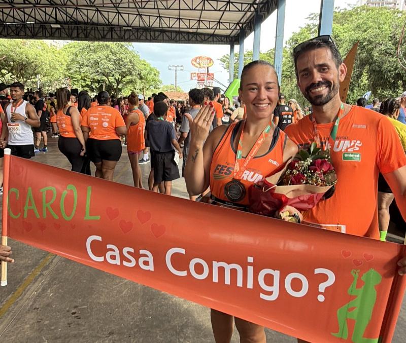 Paulo Fernando Caetano Navarro surpreendeu a namorada, Maria Carolina de Lima Coelho