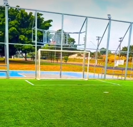 Município alega que grama sintética do local apresentou danos decorrentes do tempo de uso