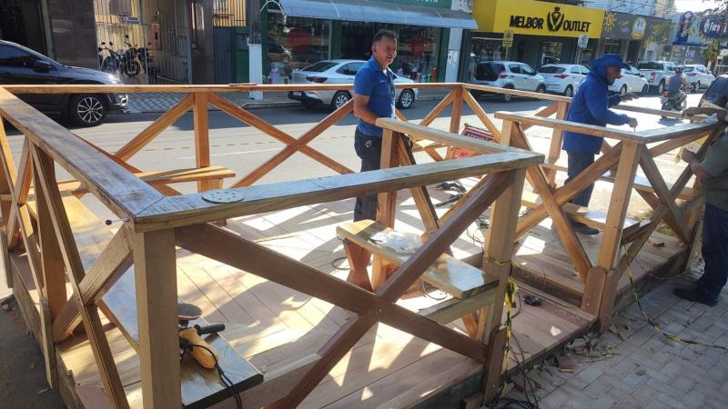 Em Presidente Venceslau, bancos foram construídos na praça Nicolino Rondó