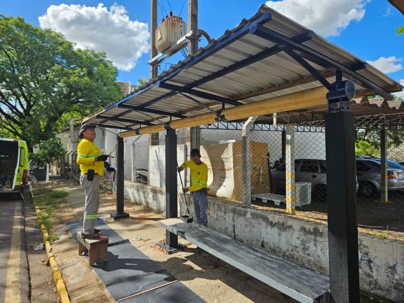Pontos de ônibus contemplados pelas linhas expressas estão sendo adaptados pela Semob