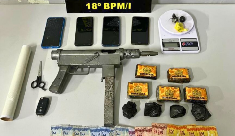 Suspeitos e materiais localizados foram apresentados na Delegacia Seccional