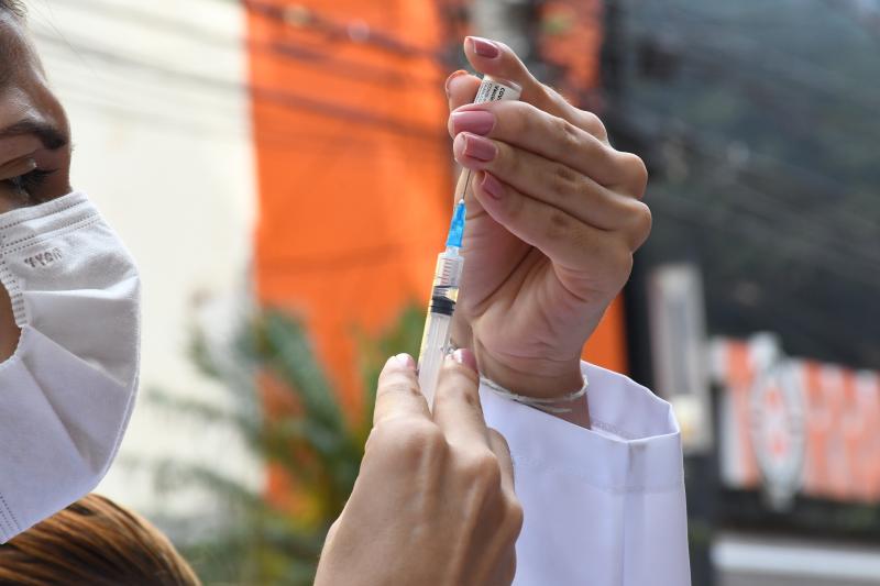 Lixo hospitalar e perfurocortante não pode ser misturado ao lixo comum