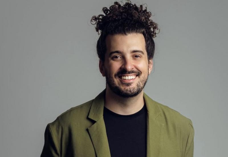 O cantor e poeta, Pedro Salomão