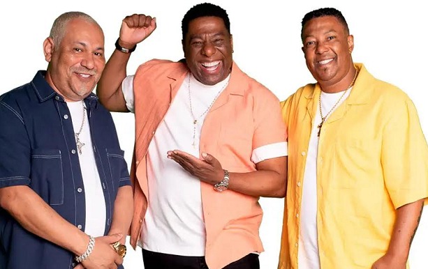 Chrigor (Exaltasamba), Netinho (Negritude Jr.) e Márcio Art (Art Popular) se juntam para celebrar a era de ouro do pagode dos anos 90 com o show “Samba 90 Graus”. O trio promete trazer ao público prudentino uma viagem nostálgica, revivendo grandes sucessos que marcaram gerações e fizeram história no samba e pagode brasileiro.