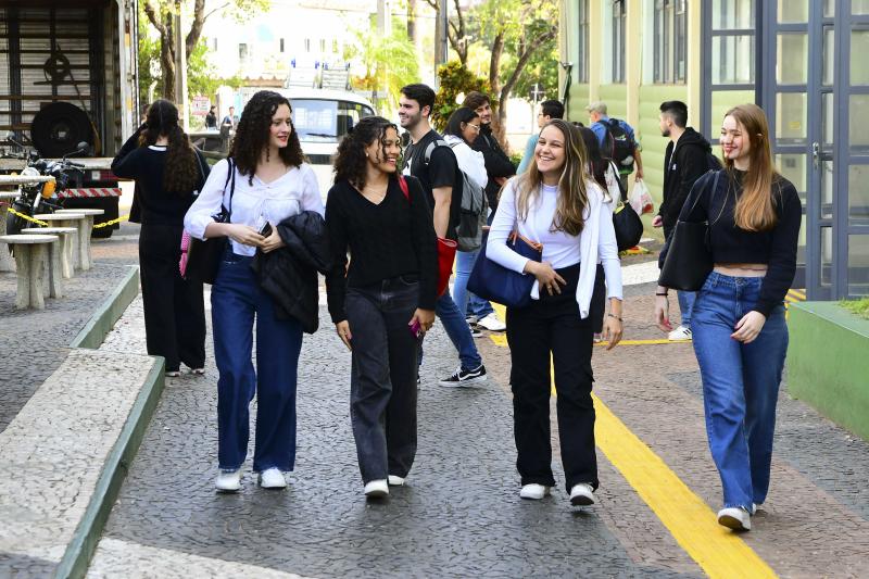 Prouni amplia acesso ao ensino superior e possibilita bolsas integrais para estudantes