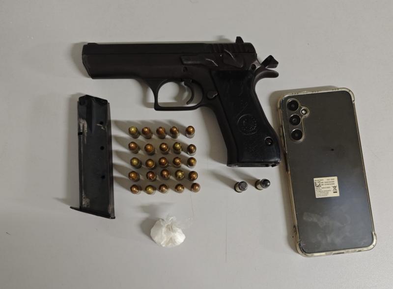 Morador de PP foi autuado por porte ilegal de arma de fogo de uso restrito e drogas para consumo pessoal