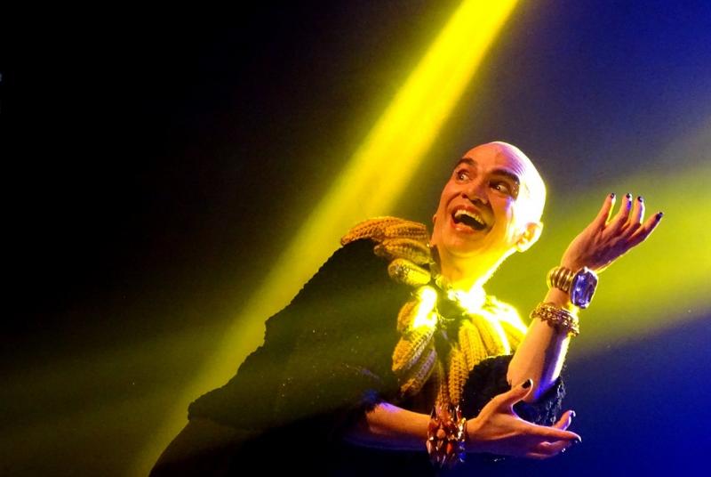 Radicado na Alemanha há quase 2 décadas, Edson Cordeiro é celebrado pela imprensa local como a 8ª maravilha vocal do mundo