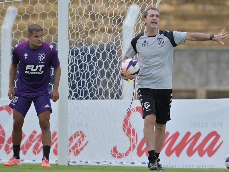 No período da tarde, Luciano conversou com os atletas, acompanhou o treino e falou com a imprensa
