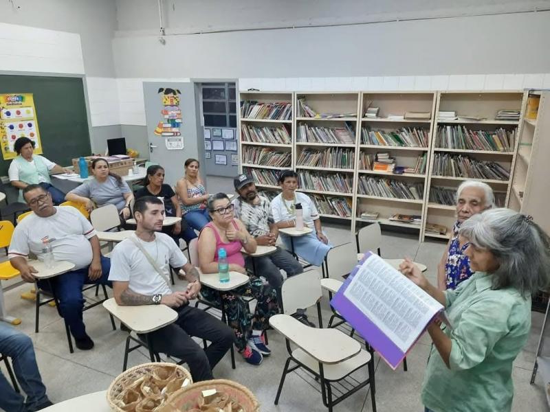 Estudantes receberão material escolar e terão direito à merenda