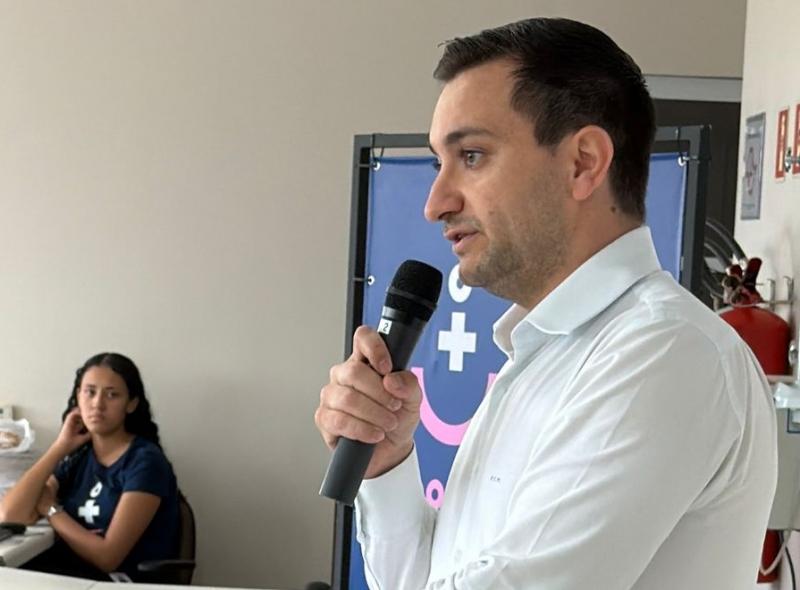 Dr. Felipe Moura, urologista no Hospital de Esperança