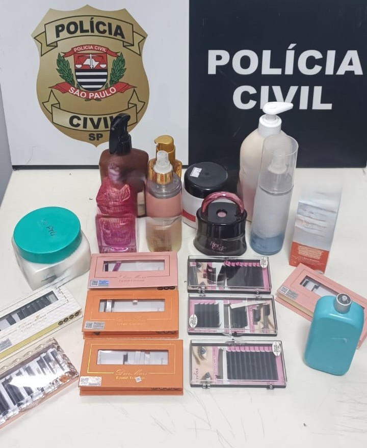 Durante cumprimento de mandados, policiais civis apreenderam produtos adquiridos de forma ilícita