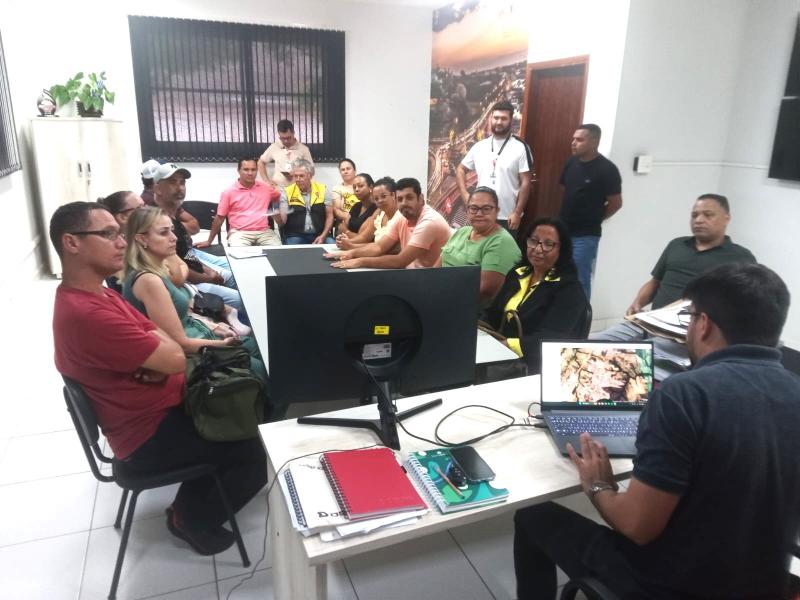 Semob realiza encontros para esclarecer mudanças aos representantes de bairros