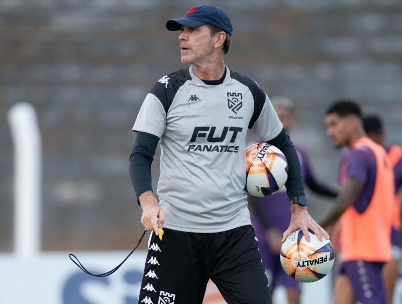 Luciano Dias: “Eu gosto de ter uma equipe muito técnica, uma equipe que tenha personalidade para jogar, que tenha confiança”