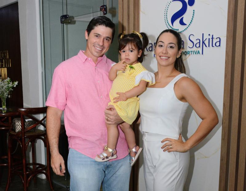 Marcelo Facholi, Dra. Raphaela Sakita Lima Facholi e Alice