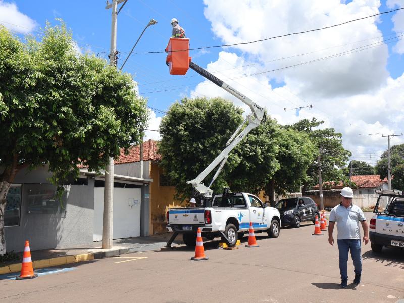Equipe do Departamento de Execução e Manutenção de Obras Públicas de Pirapozinho participa de formação na área de eletricidade