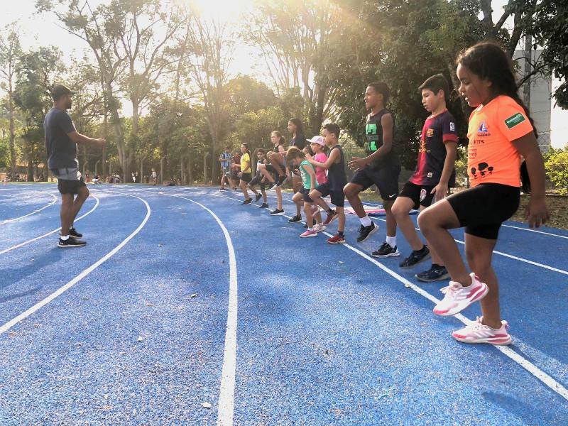 Atletismo está com 28 vagas disponíveis, distribuídas nas categorias de iniciação e máster