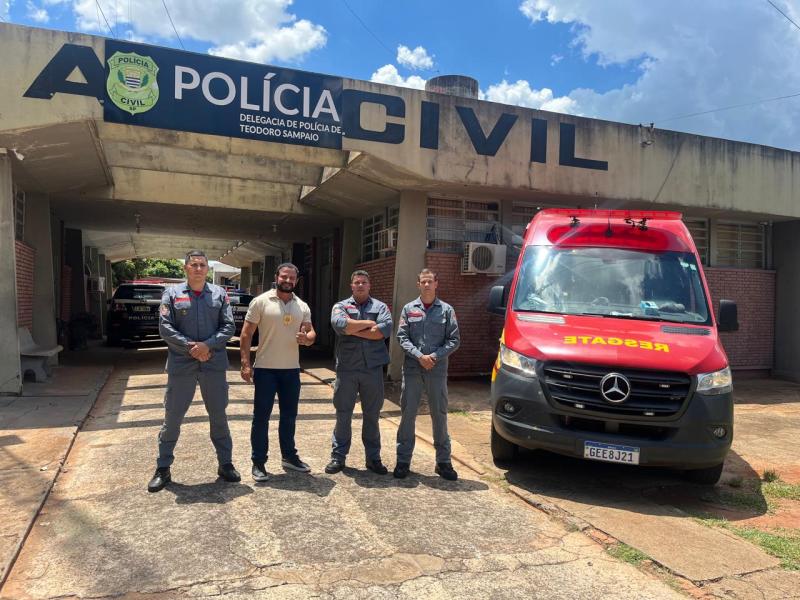 Resgate foi acionado e recém-nascida foi conduzida pelo Corpo de Bombeiros ao Hospital Regional