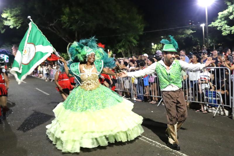 Um dos momentos mais aguardados foi o retorno do desfile, que trouxe 3 carros alegóricos e mais de 150 componentes