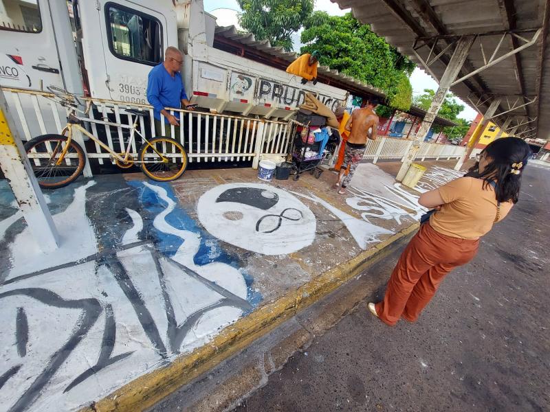 Pinturas feitas por envolvido comprometeram sinalização indicada no piso para veículos e pedestres