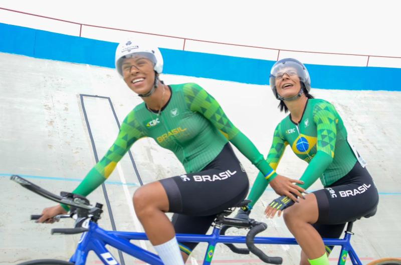 Na pista, entre 25 e 27 de fevereiro, Jerusa faturou ouro no 1km tempo (classe B) ao lado de Carolina Barbosa