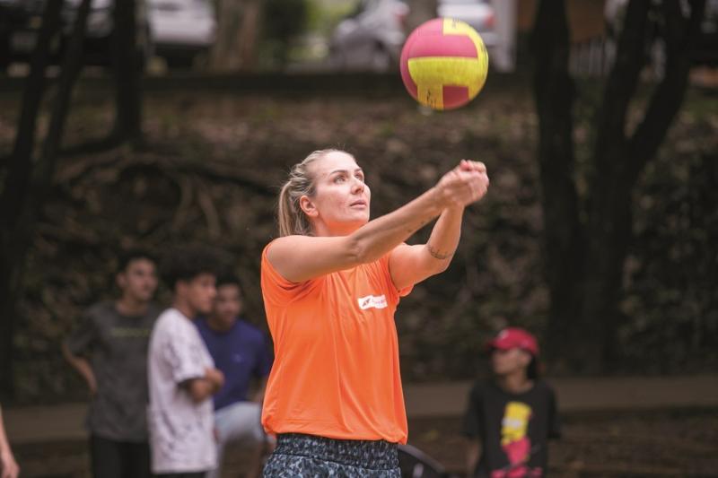 Atividade promove uma experimentação da modalidade ao lado da ex-atleta e levantadora da Seleção Brasileira de Vôlei, Carol Albuquerque